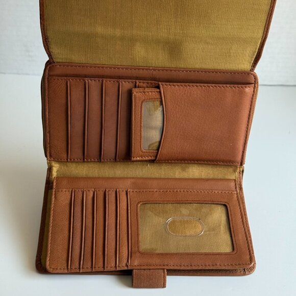 Pelle Studio Tan Leather Wallet - Picture 8 of 11